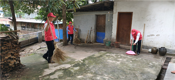 養(yǎng)老院獻(xiàn)愛心活動(dòng)
